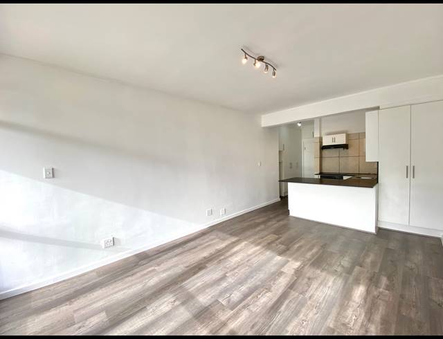 0.5 BEDROOM APARTMENT TO LET IN SEA POINT